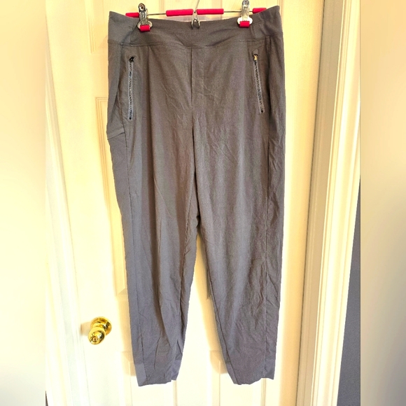 (14T) Athleta Trekkie North Jogger 2023 edition colour name: coastline blue - Picture 5 of 10